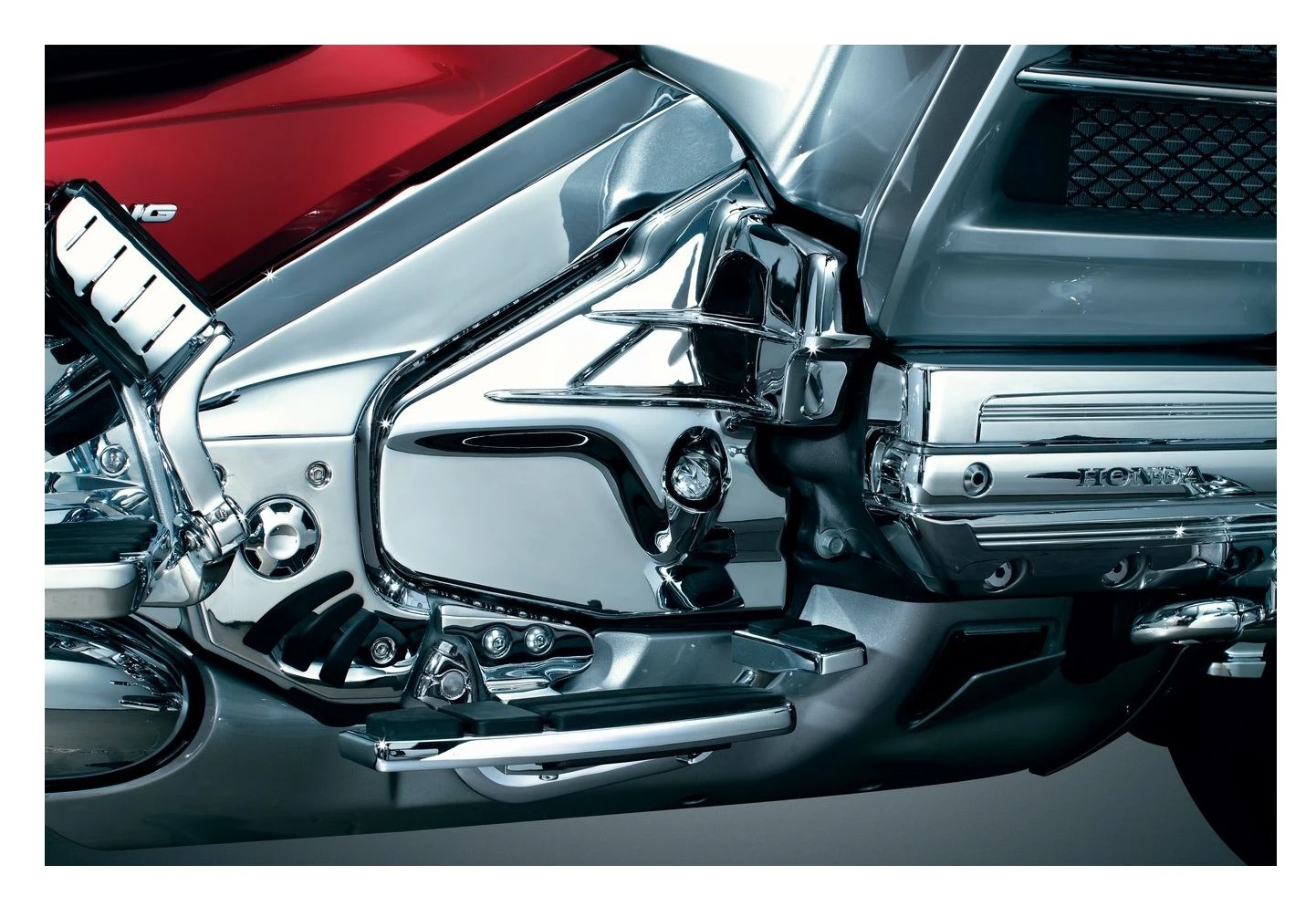 Kuryakyn Louvered Transmission Cover For Honda GoldWing GL1800 2001-2015 4 Kuryakyn Louvered Transmission Cover For Honda GoldWing GL1800 2001-2015 - Image 2
