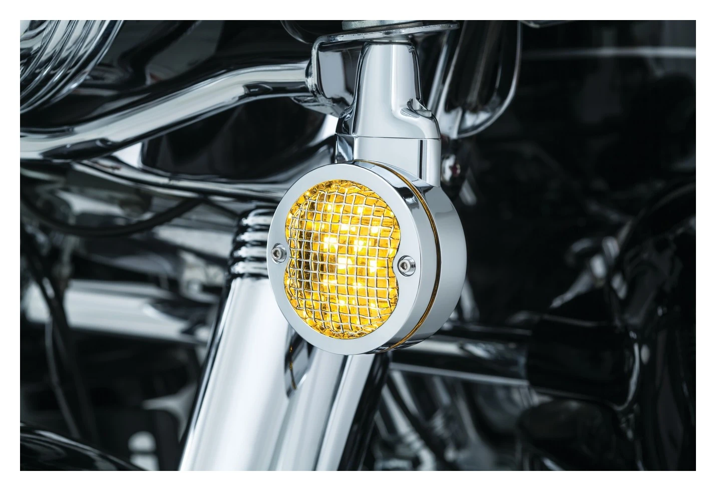Kuryakyn Mesh Flat Turn Signal Bezels For Harley 6 Kuryakyn Mesh Flat Turn Signal Bezels For Harley - Image 4