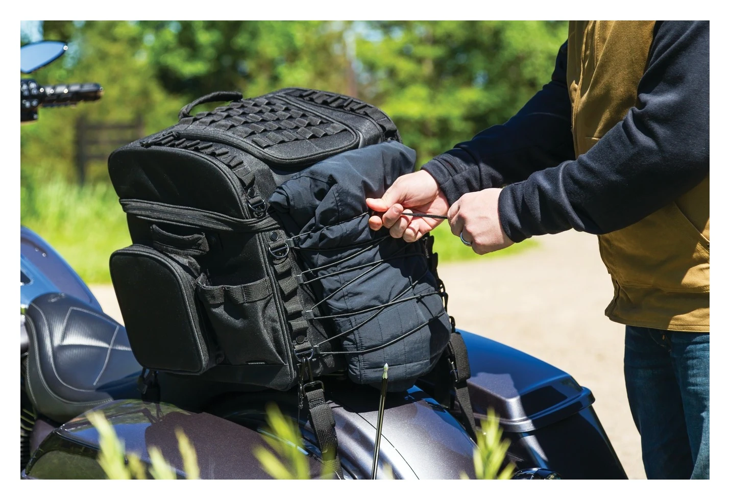 Kuryakyn Momentum Vagabond Sissy Bar Bag 10 Kuryakyn Momentum Vagabond Sissy Bar Bag - Image 8