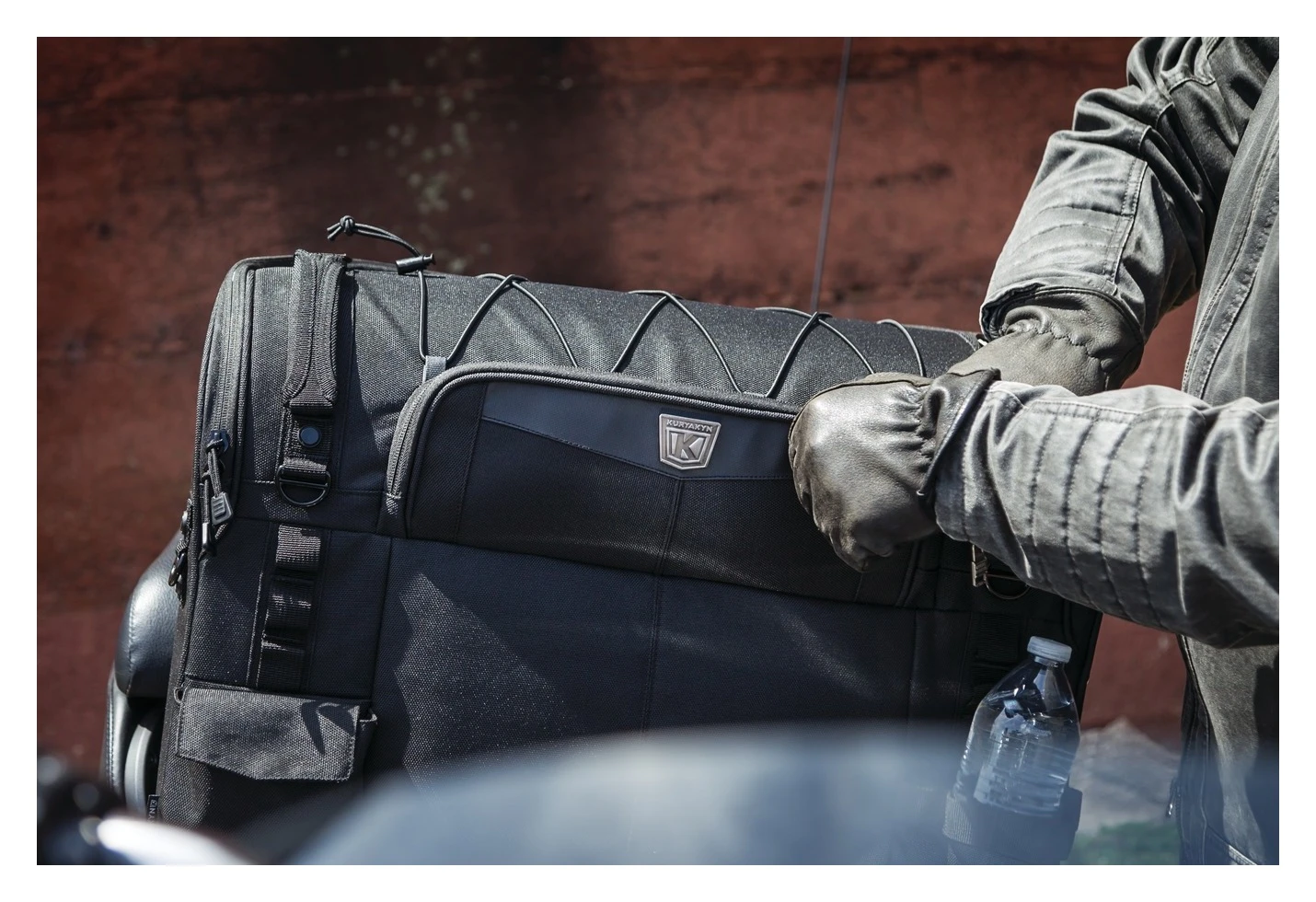 Kuryakyn Momentum Wanderer Touring Seat Bag 6 Kuryakyn Momentum Wanderer Touring Seat Bag - Image 4