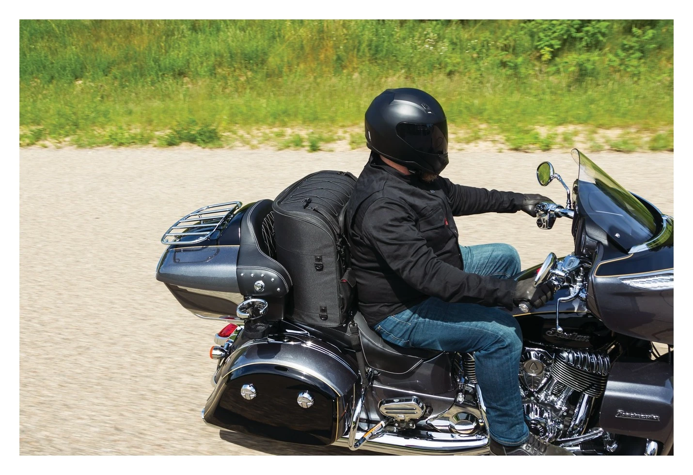 Kuryakyn Momentum Wanderer Touring Seat Bag 10 Kuryakyn Momentum Wanderer Touring Seat Bag - Image 8