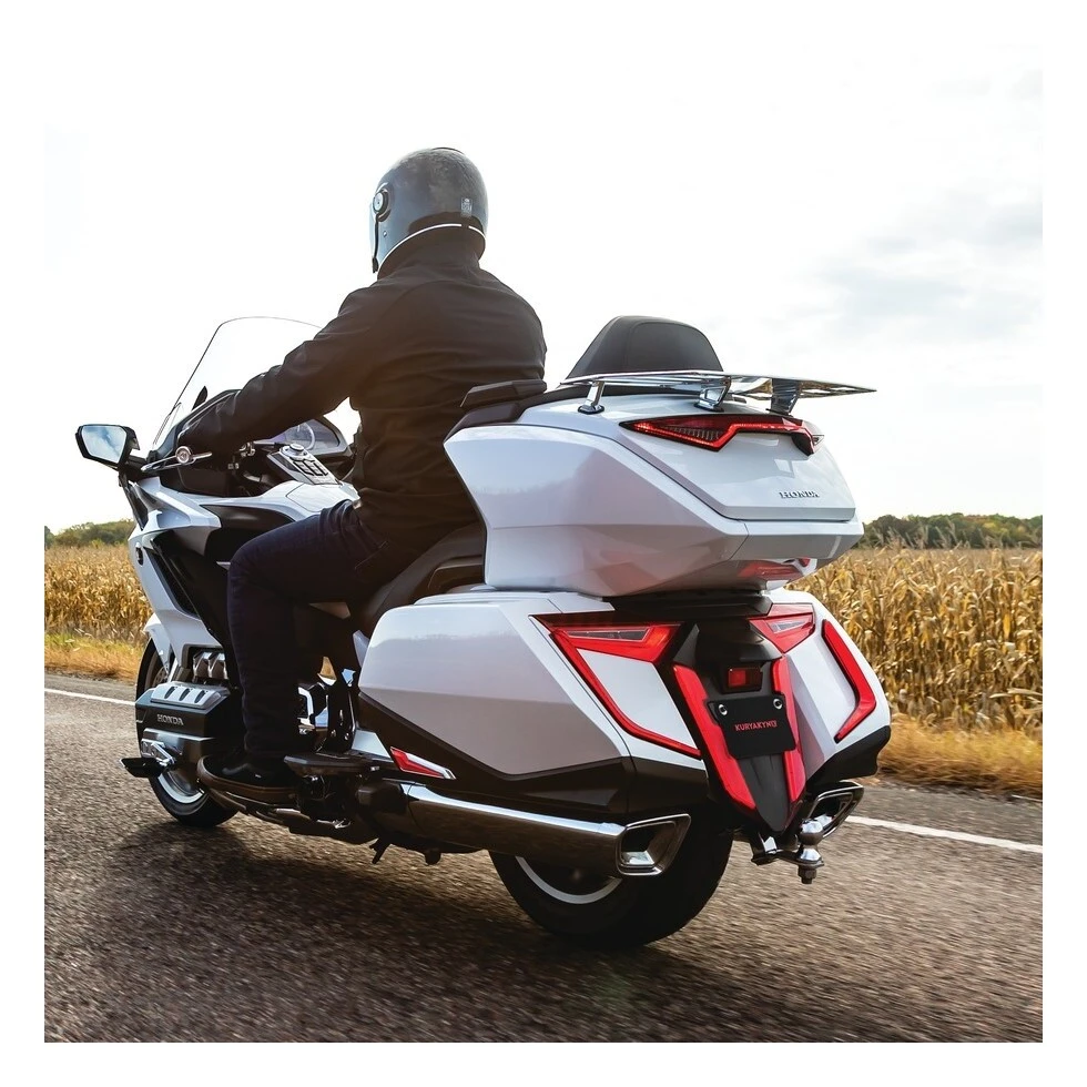 Kuryakyn Omni LED Rear Saddlebag Accents For Honda Gold Wing 2018-2020 9 Kuryakyn Omni LED Rear Saddlebag Accents For Honda Gold Wing 2018-2020 - Image 7