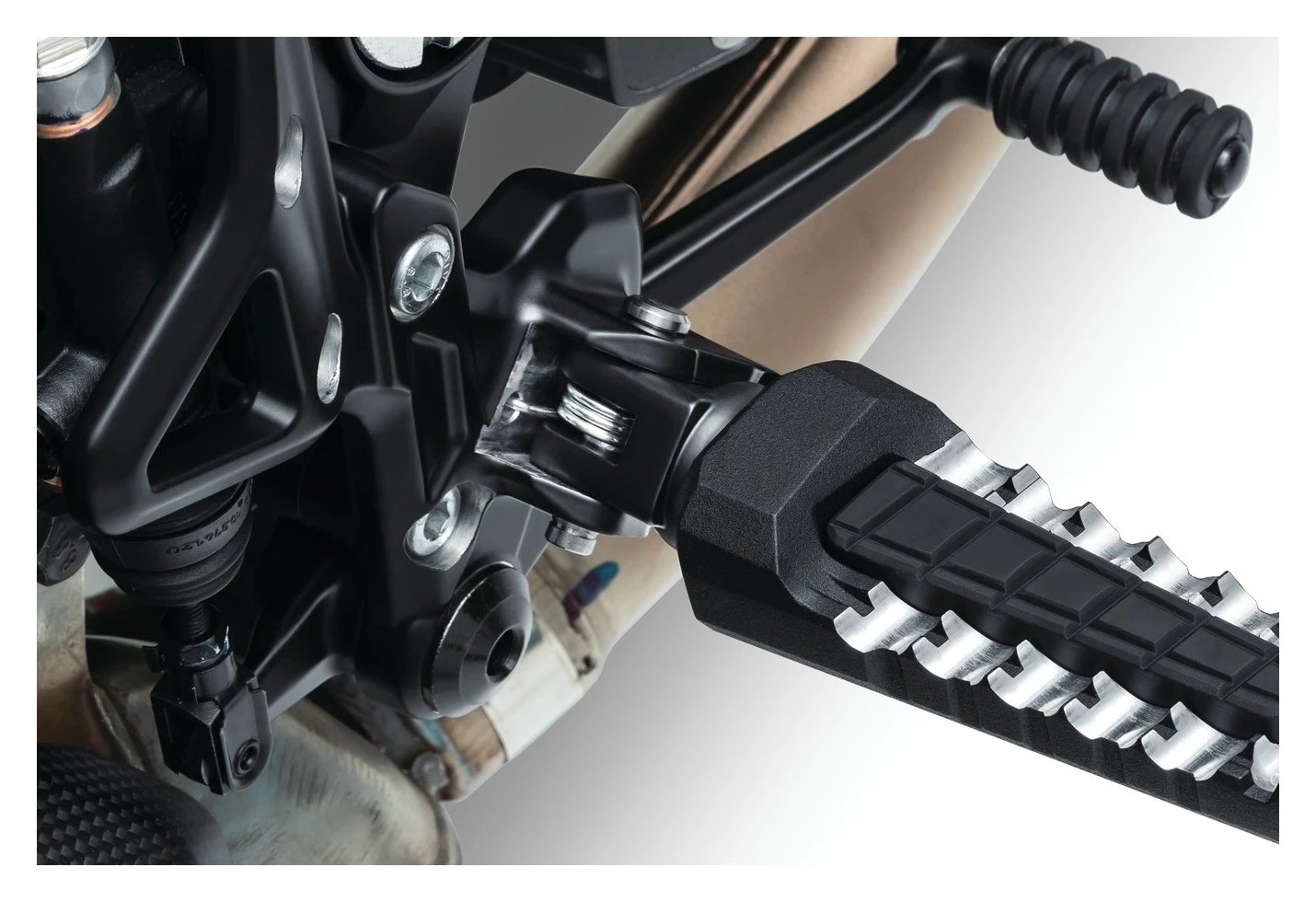 Kuryakyn Splined Footpeg Adapter For Indian FTR 2019-2020 4 Kuryakyn Splined Footpeg Adapter For Indian FTR 2019-2020 - Image 2